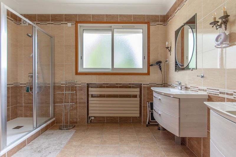 Maison - 232 m² - 11 pièces