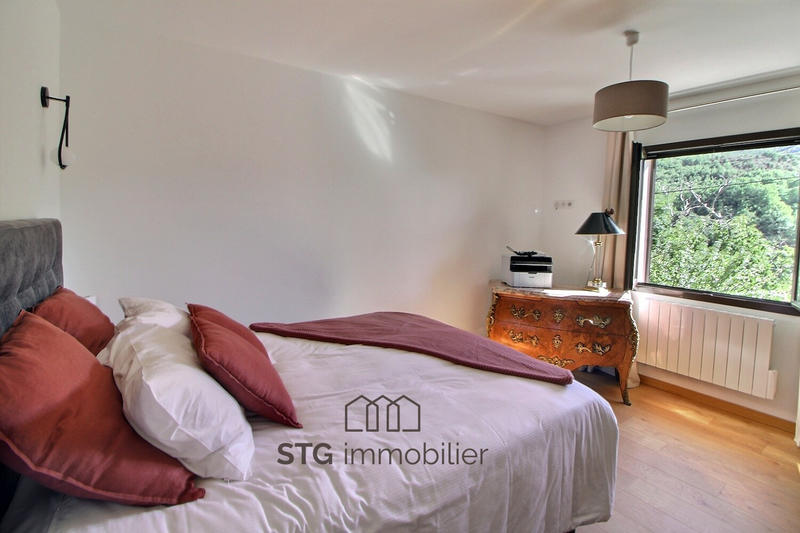 Maison - 185 m² - 5 pièces