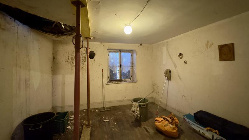 Maison - 200 m² - 3 pièces