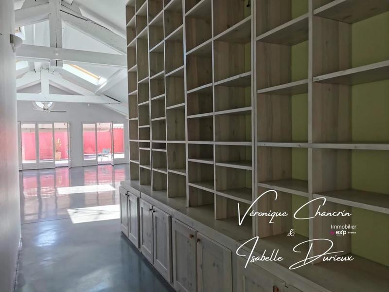 Loft - 181 m² - 5 pièces