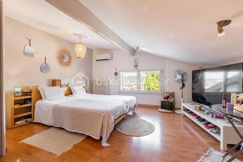 Maison traditionnelle - 150 m² - 7 pièces