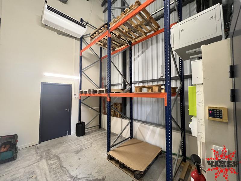 Entrepôt - 265 m²