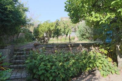 Maison - 340 m² - 9 pièces