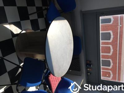 Chambre - 12 m² - 1 pièce