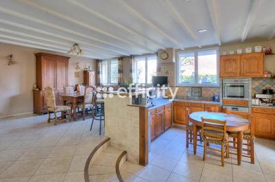 Pavillon - 238 m² - 9 pièces