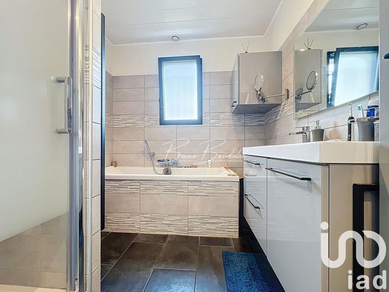 Maison - 115 m² - 4 pièces