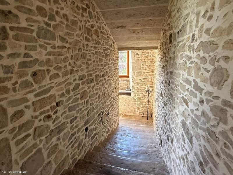 Propriété - 134 m² - 10 pièces