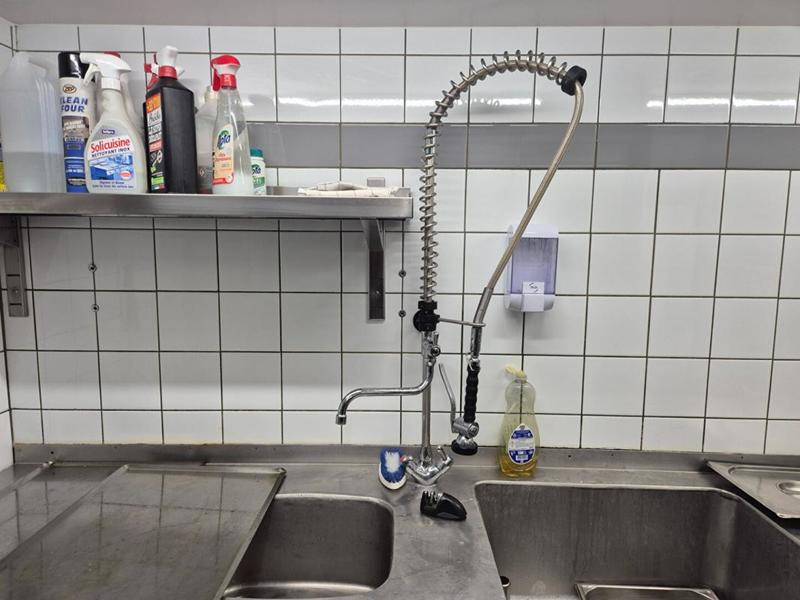 Local d'activité / Entrepôt - 180 m²