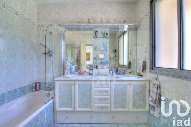 Maison - 210 m² - 7 pièces