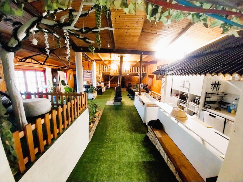 Maison - 220 m² - 6 pièces