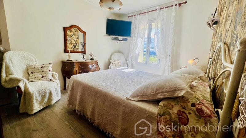 Maison en pierre - 185 m² - 9 pièces