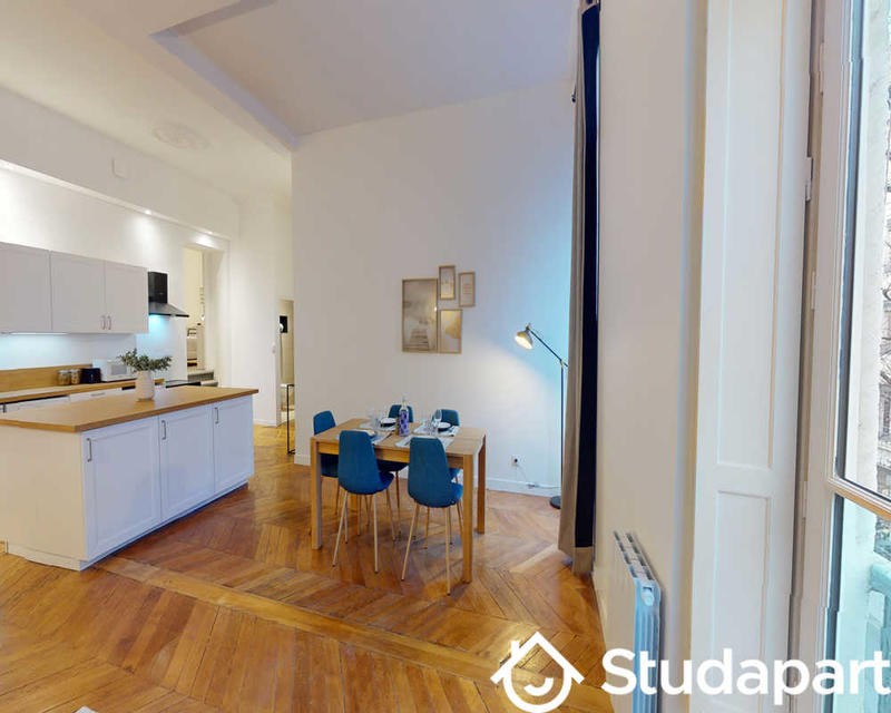 Chambre - 130 m² - 1 pièce