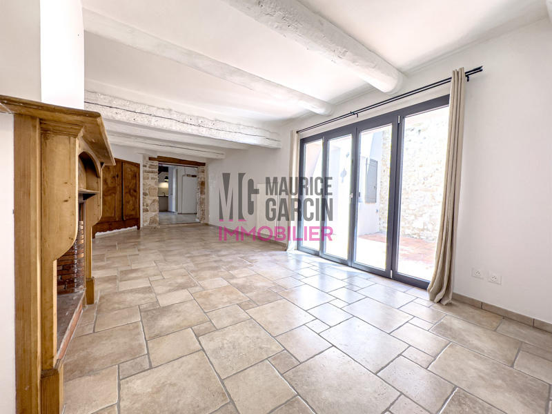 Maison - 220 m² - 9 pièces