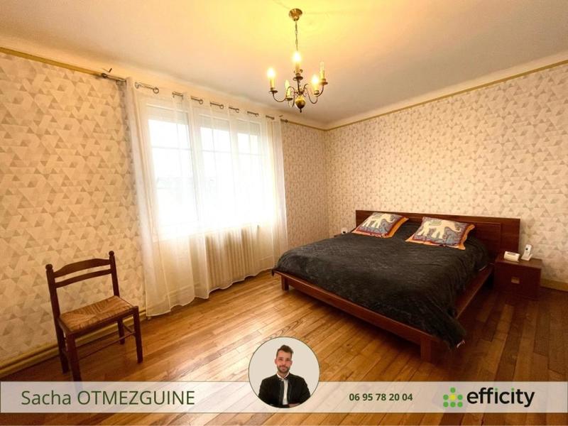 Maison - 245 m² - 9 pièces