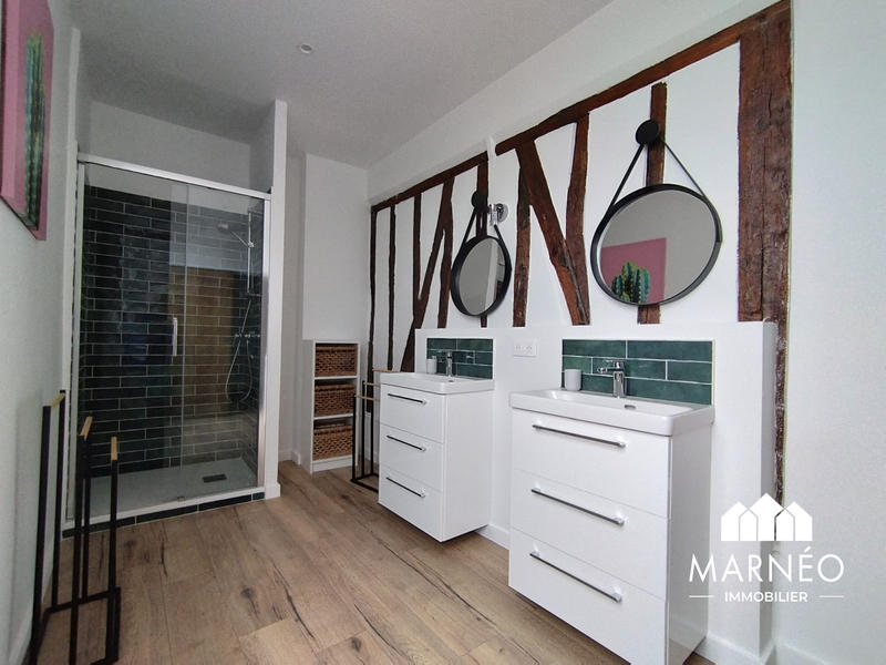 Maison - 205 m² - 8 pièces