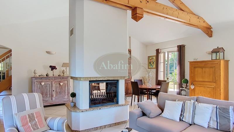 Maison - 182 m² - 6 pièces