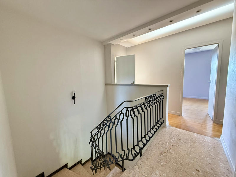 Maison - 231 m² - 10 pièces