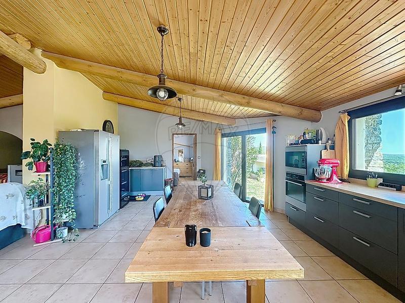 Maison - 142 m² - 7 pièces