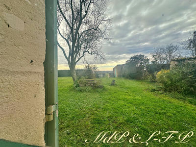 Maison - 247 m² - 9 pièces