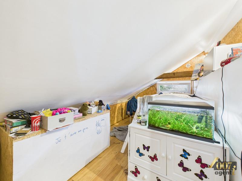 Maison - 121 m² - 8 pièces