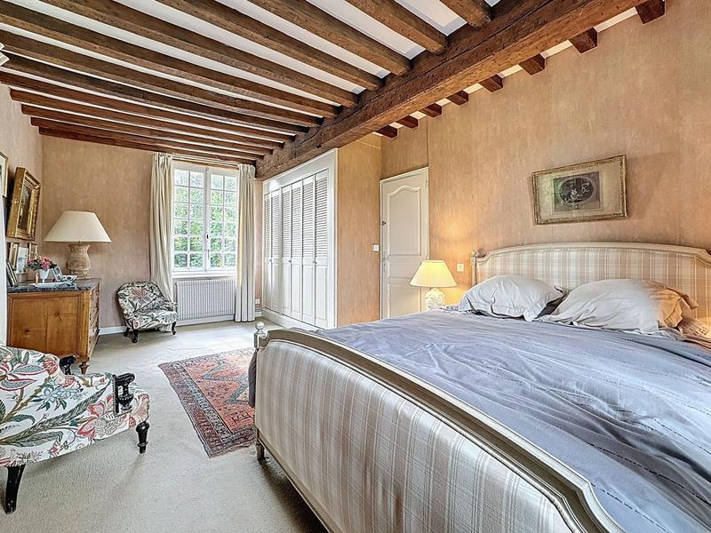 Maison - 259 m² - 6 pièces