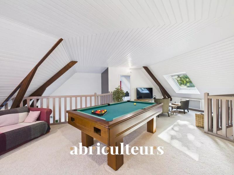 Maison - 258 m² - 7 pièces
