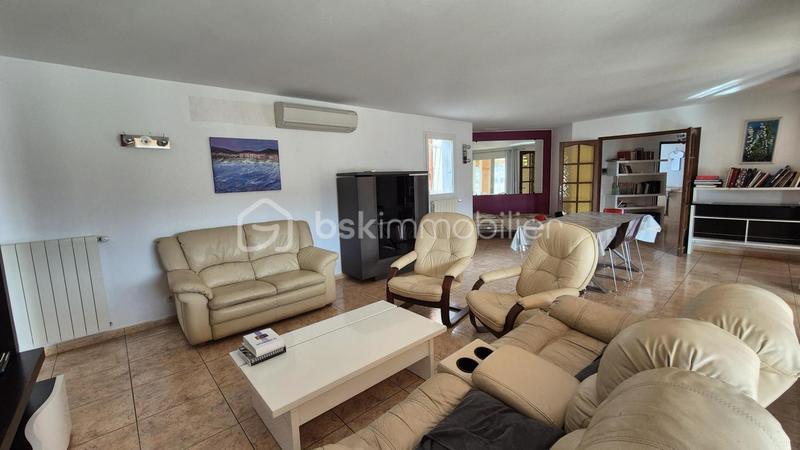 Villa - 237 m² - 10 pièces