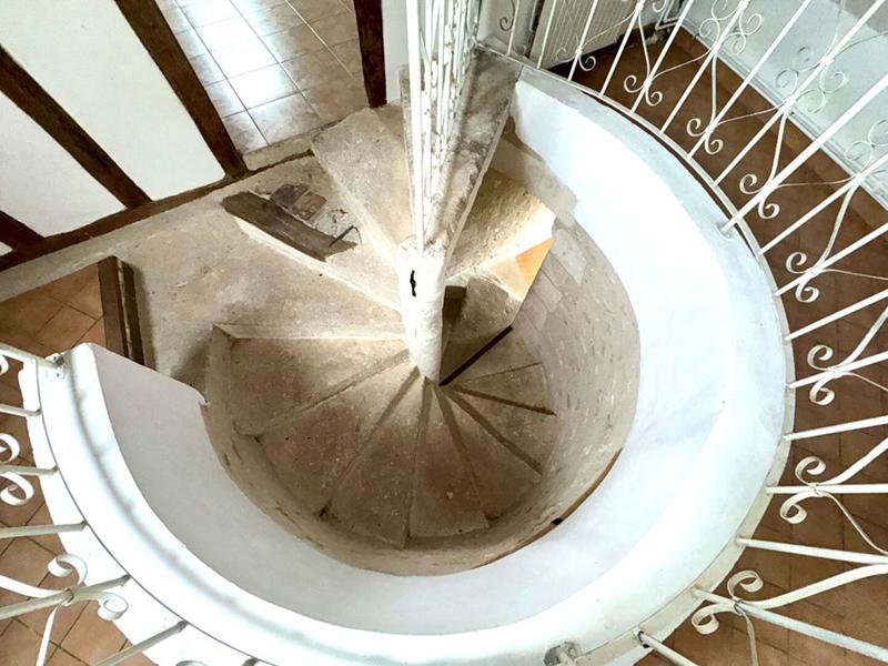 Maison - 290 m² - 11 pièces