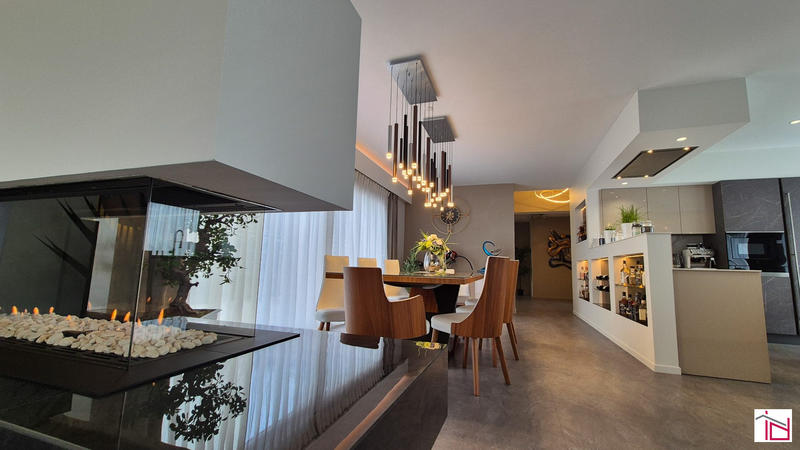 Villa - 277 m² - 9 pièces