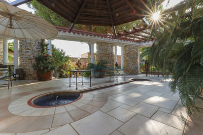 Maison traditionnelle - 420 m² - 5 pièces