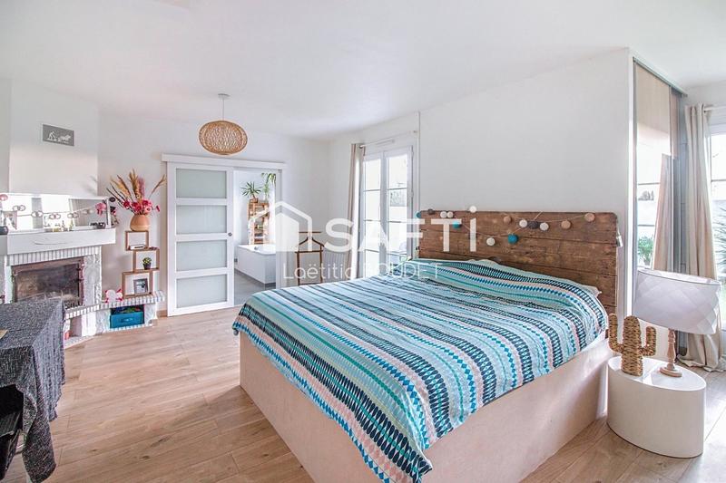 Villa - 225 m² - 6 pièces