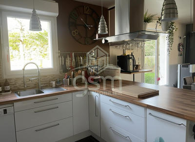 Maison traditionnelle - 125 m² - 6 pièces