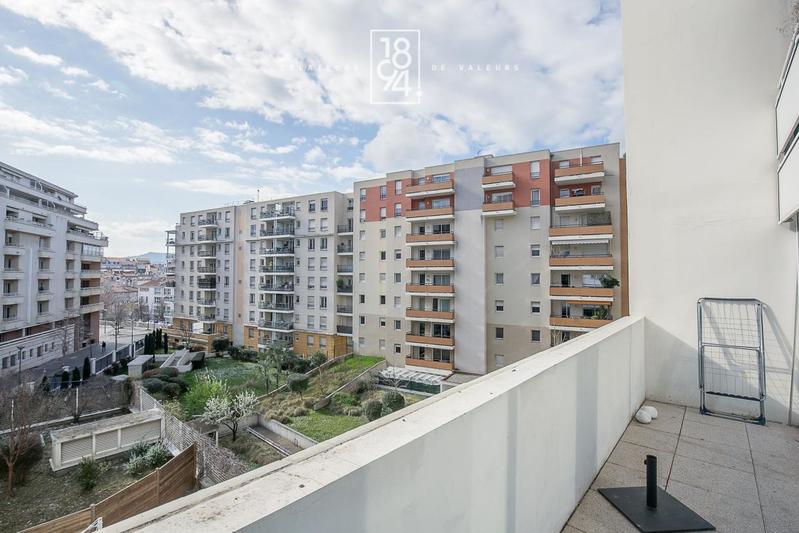 Appartement - 80 m² - 3 pièces