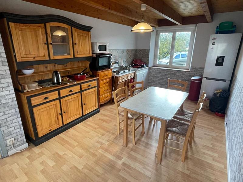 Maison - 225 m² - 8 pièces