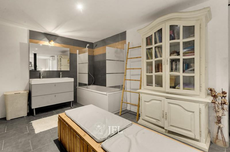 Maison de domaine équestre - 136 m² - 5 pièces