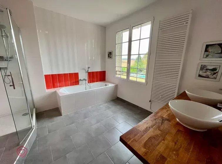 Corps de ferme - 412 m² - 10 pièces