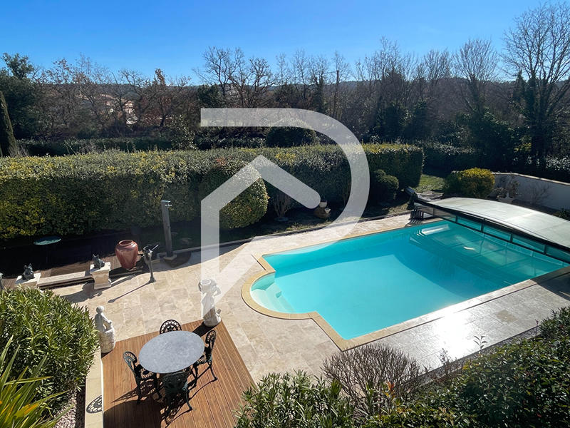 Villa - 200 m² - 5 pièces