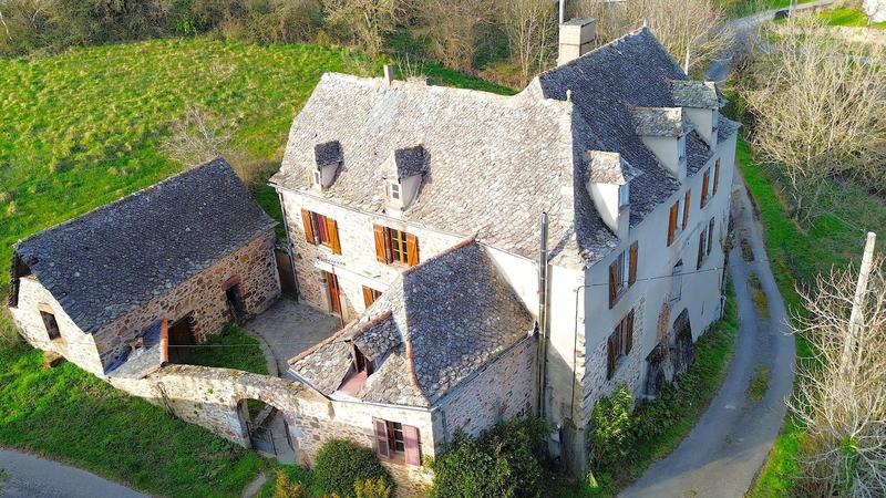 Corps de ferme - 240 m² - 8 pièces