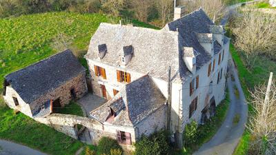 Corps de ferme - 240 m² - 8 pièces