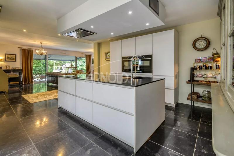 Maison - 191 m² - 8 pièces