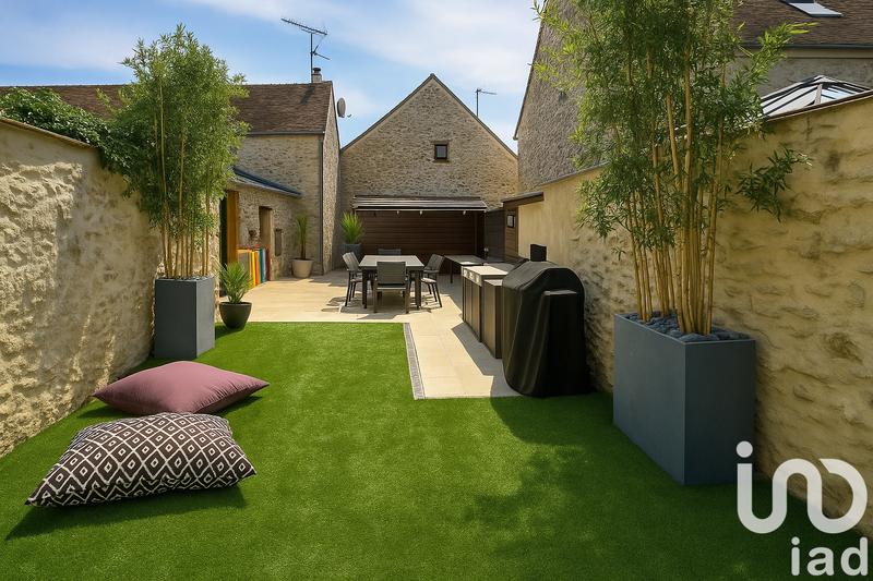 Maison - 250 m² - 8 pièces