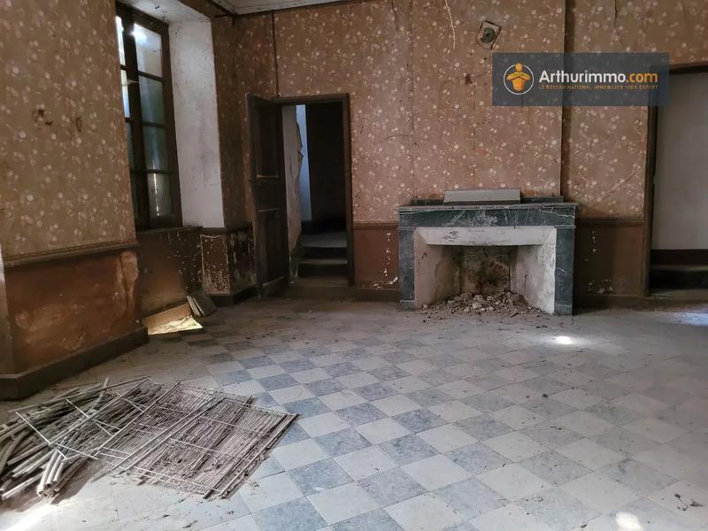 Maison - 1 286 m² - 10 pièces