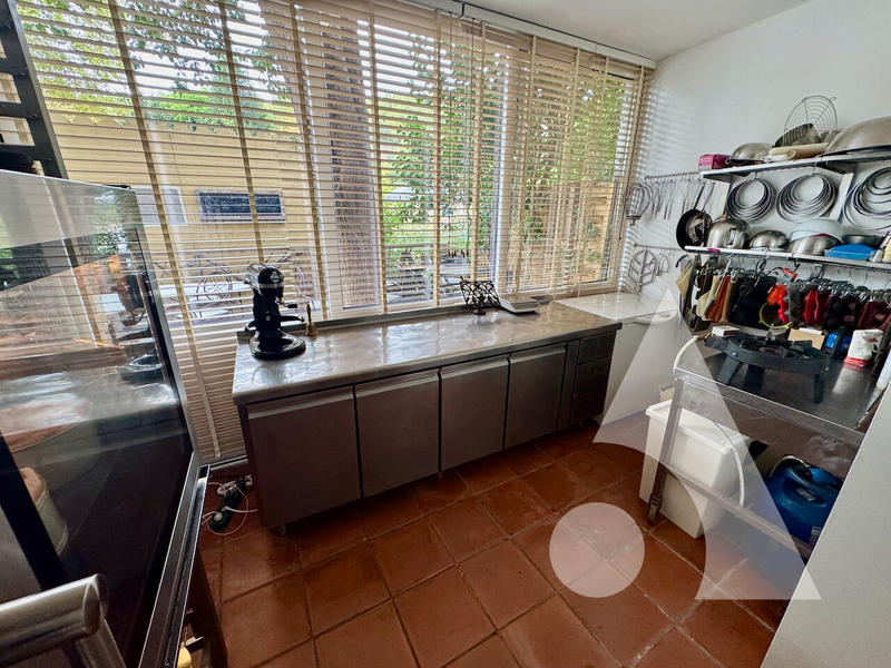 Local commercial - 145 m²