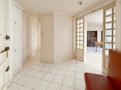 Appartement - 65 m² - 2 pièces