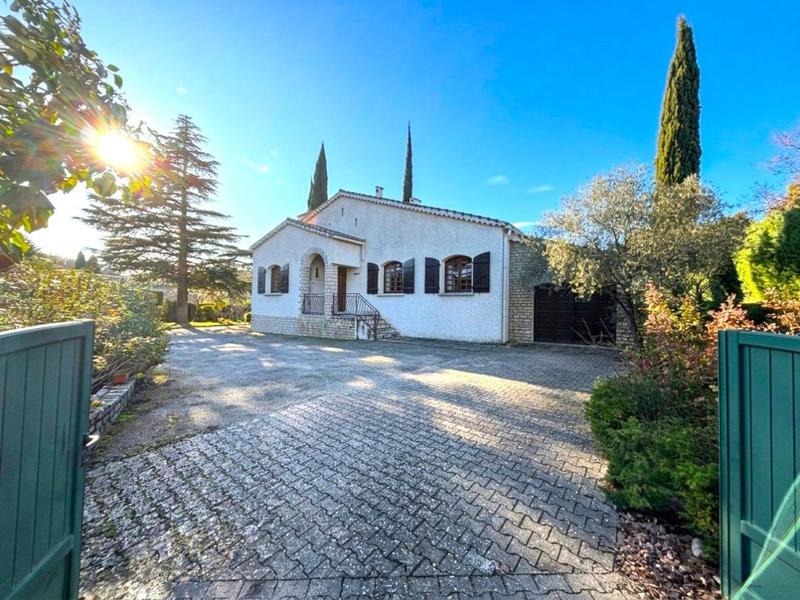 Villa - 140 m² - 5 pièces