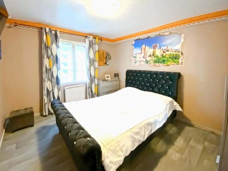 Demeure - 140 m² - 5 pièces