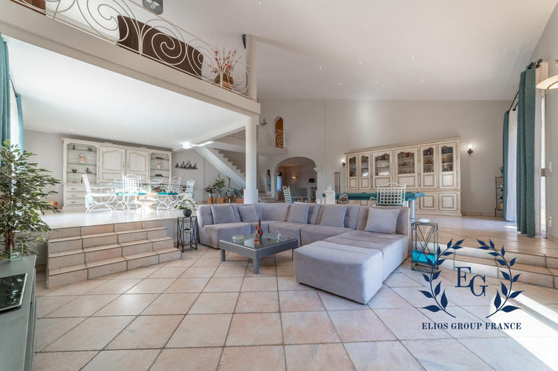 Villa - 420 m² - 7 pièces