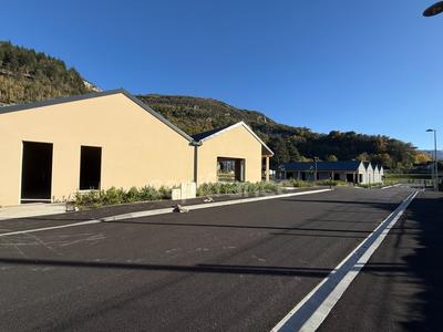 Local commercial - 190 m² - 1 pièce