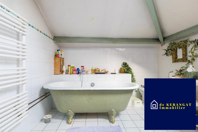 Maison - 252 m² - 11 pièces