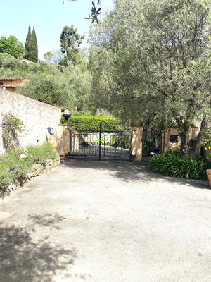 Propriété - 349 m² - 12 pièces